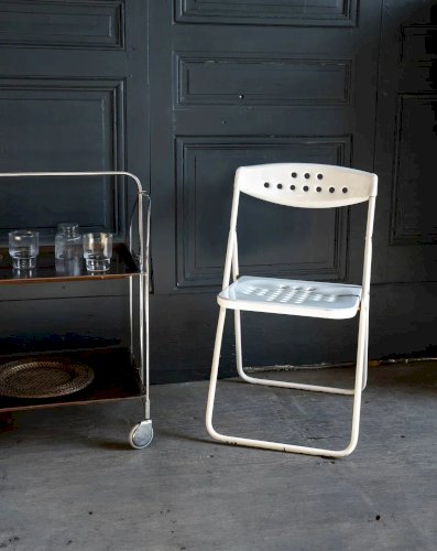 Alma, la chaise en métal N°600