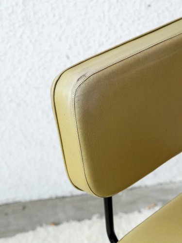 Alma, la chaise en métal N°611