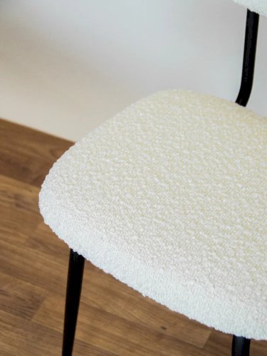 Alma, la chaise en métal N°634