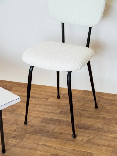 Alma, la chaise en métal N°634