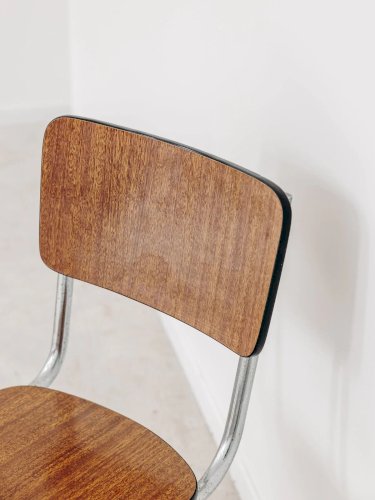 Alma, la chaise en métal N°643