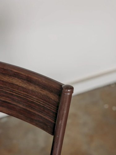 Alma, la chaise en métal N°648