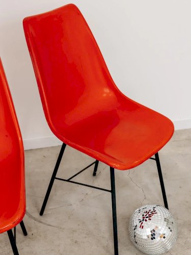 Alma, la chaise en métal N°660