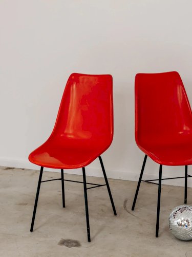 Alma, la chaise en métal N°660