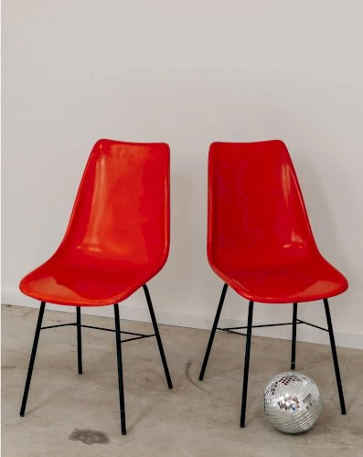 Alma, la chaise en métal N°660