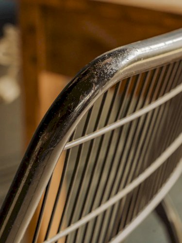 Alma, la chaise en métal N°986