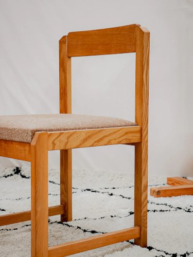 Alma, la chaise en orme et en tissu N°1253