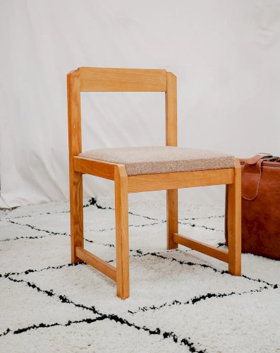 Alma, la chaise en orme et en tissu N°1253