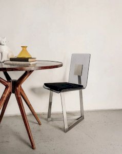 Alma, la chaise en plexiglass N°493