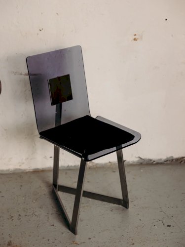 Alma, la chaise en plexiglass N°493