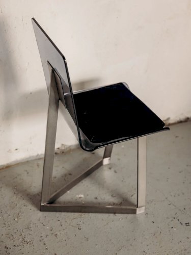 Alma, la chaise en plexiglass N°493