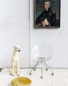 Alma, la chaise en plexiglass N°650