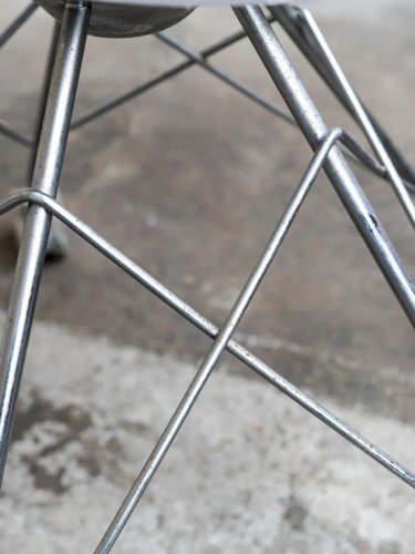 Alma, la chaise en plexiglass N°650