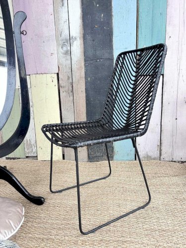 Alma, la chaise en rotin N°412