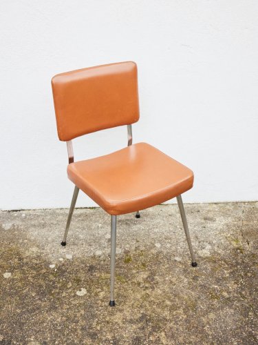 Alma, la chaise en simili cuir N°1033