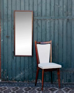 Alma, the faux leather chair No. 249