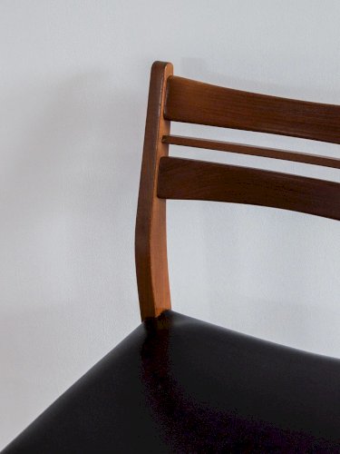 Alma, la chaise en simili et bois N°754