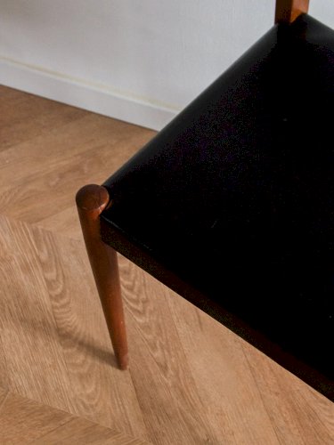 Alma, la chaise en simili et bois N°754