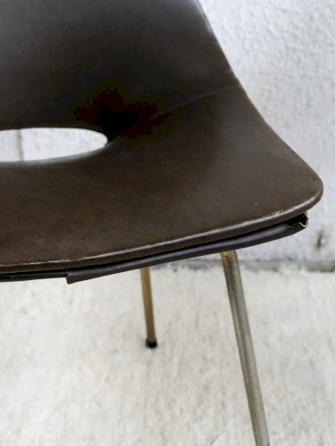 Alma, la chaise en skaï N°653