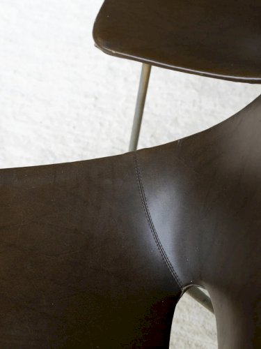 Alma, la chaise en skaï N°653