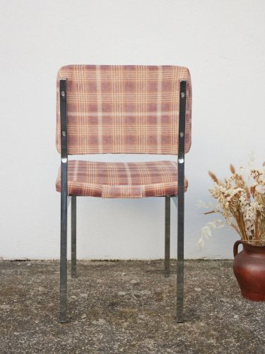 Alma, la chaise en tissu N°1049