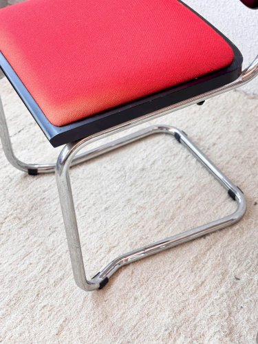 Alma, la chaise en tissu N°680