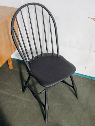 Alma, la chaise noire en bois N°921