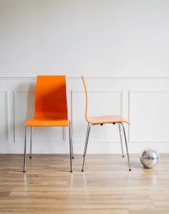 Alma, the orange chair No. 628