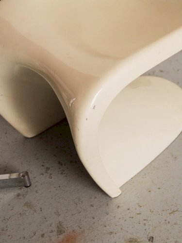 Alma, la chaise Panton beige N°398