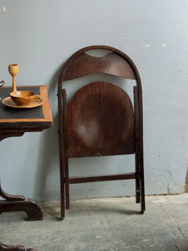 Alma, la chaise pliante en bois N°899