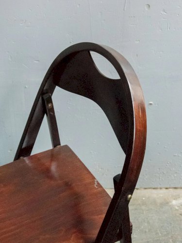 Alma, la chaise pliante en bois N°899