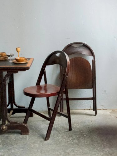 Alma, la chaise pliante en bois N°899