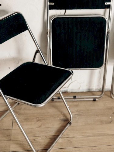 Alma, la chaise pliante en métal N°590