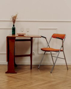 Alma, la chaise pliante orange N°762