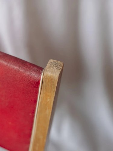 Alma, la chaise rouge en bois N°784