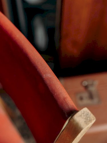 Alma, la chaise rouge en bois N°784