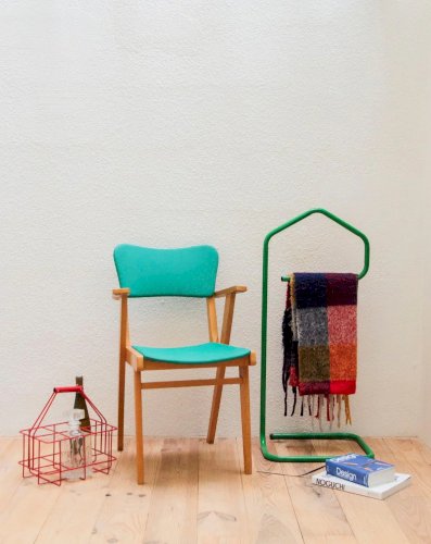 Alma, la chaise verte en bois clair N°1077