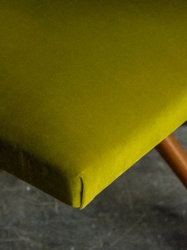 Alma, la chaise verte en bois N°898