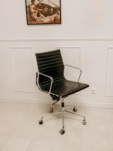 Alma, la grande chaise de bureau en skaï N°1090