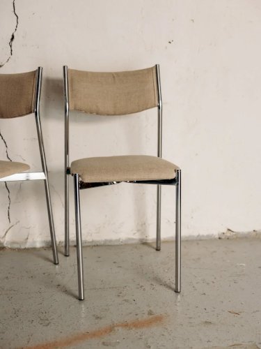 Alma, la paire de chaises chromées N°537