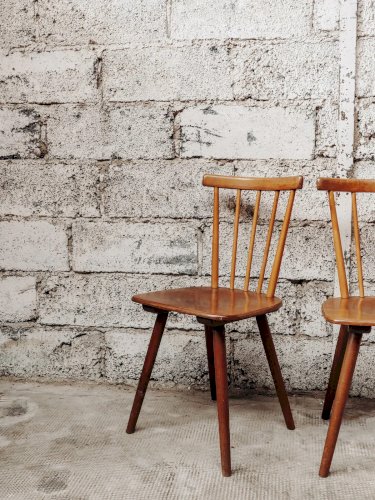 Alma, la paire de chaises en bois N°344