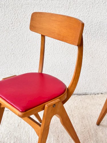 Alma, la paire de chaises en bois N°681