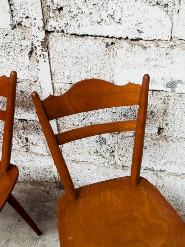 Alma, la paire de chaises en bois N°733