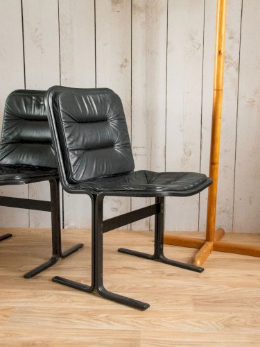 Alma, la paire de chaises en cuir N°1116