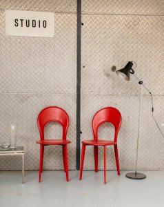 Alma, the leather chair pair No. 310