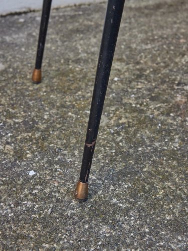 Alma, la paire de chaises en métal N°1048