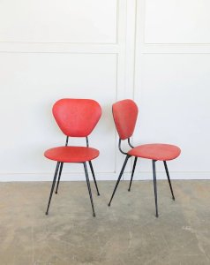 Alma, the pair of metal chairs No. 551