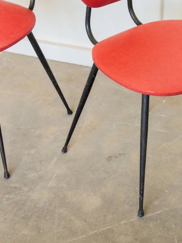 Alma, la paire de chaises en métal N°551