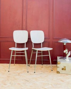 Alma, la paire de chaises en métal N°563