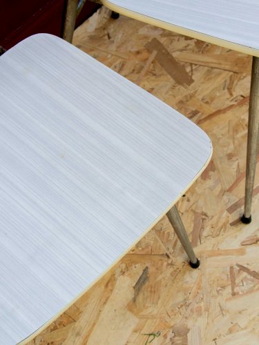 Alma, la paire de chaises en métal N°563